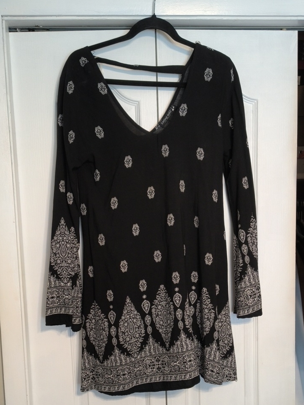 living doll Black Long Sleeve V-Neck Printed Tunic Dress